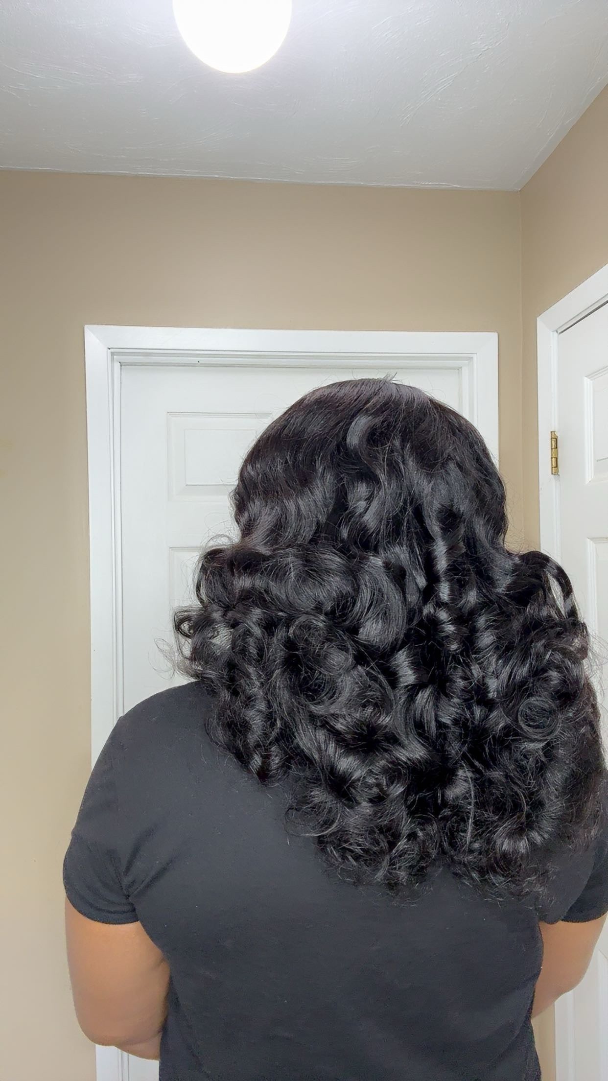 Glueless 16” bouncy curls