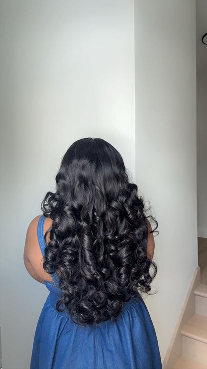 Deal No 11- 28” Loose Bounce Wig – 5x5 Closure,