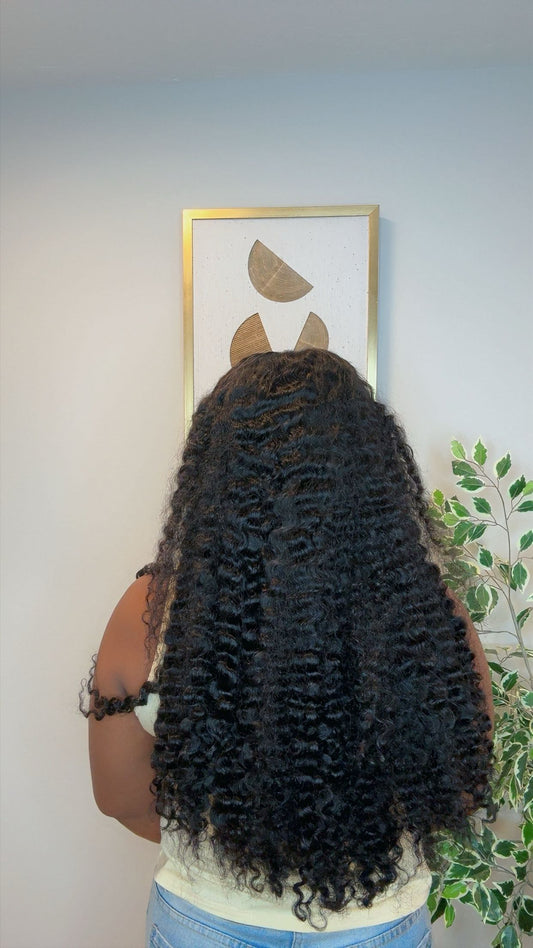 Deal no 21 - 26” Soweto curls paired with 5*5 closure. Wear and go wig